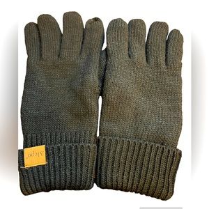 Alepo‎ fashion accessories